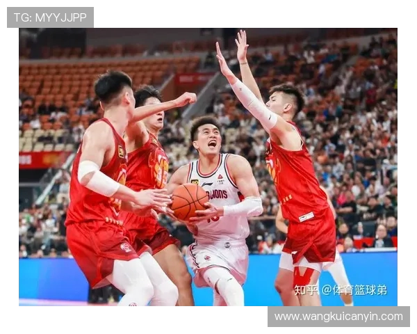 广州篮球队实力强劲荣登全国第三名引发热议