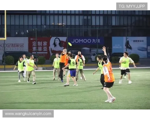 赛后分析:西安飞盘队与成都飞盘队的战术意识与团队协作探讨 赛后分析:西安飞盘队与成都飞盘队的战术意识与团队协作探讨