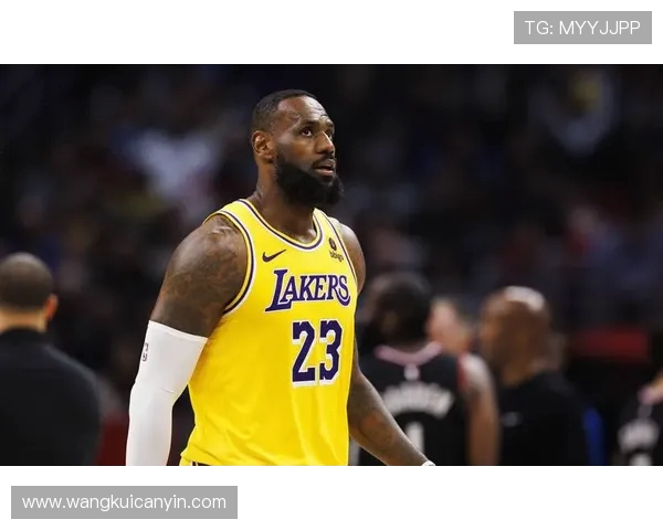 格兰特希尔与詹姆斯的传奇对决：篮球历史上的巅峰之战