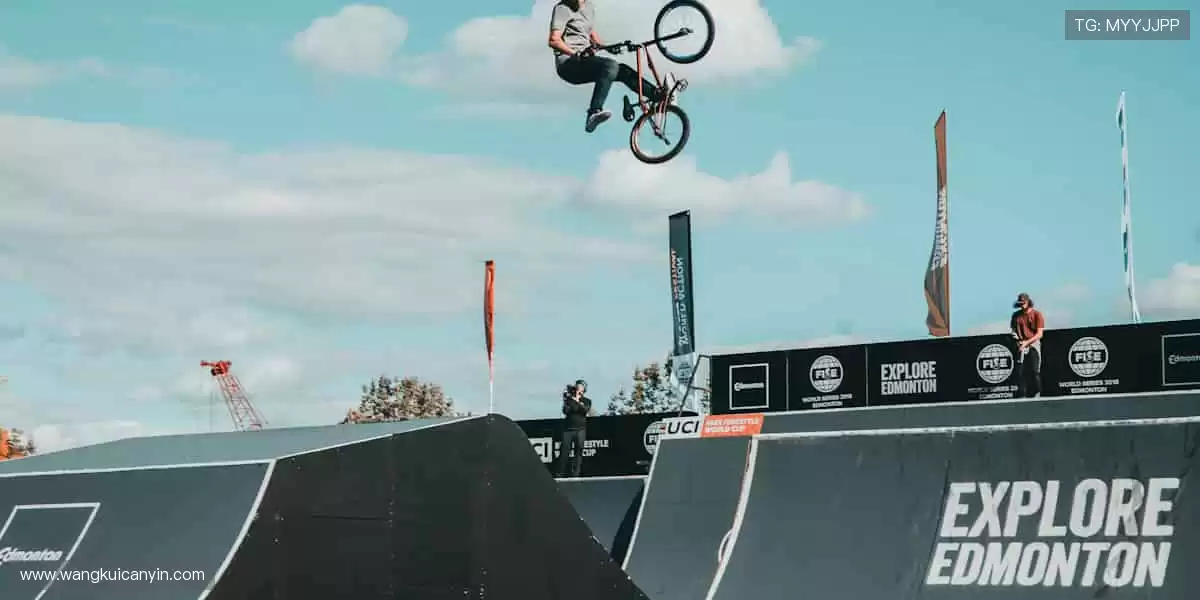 高清画质，畅享赛事！🎥🏒